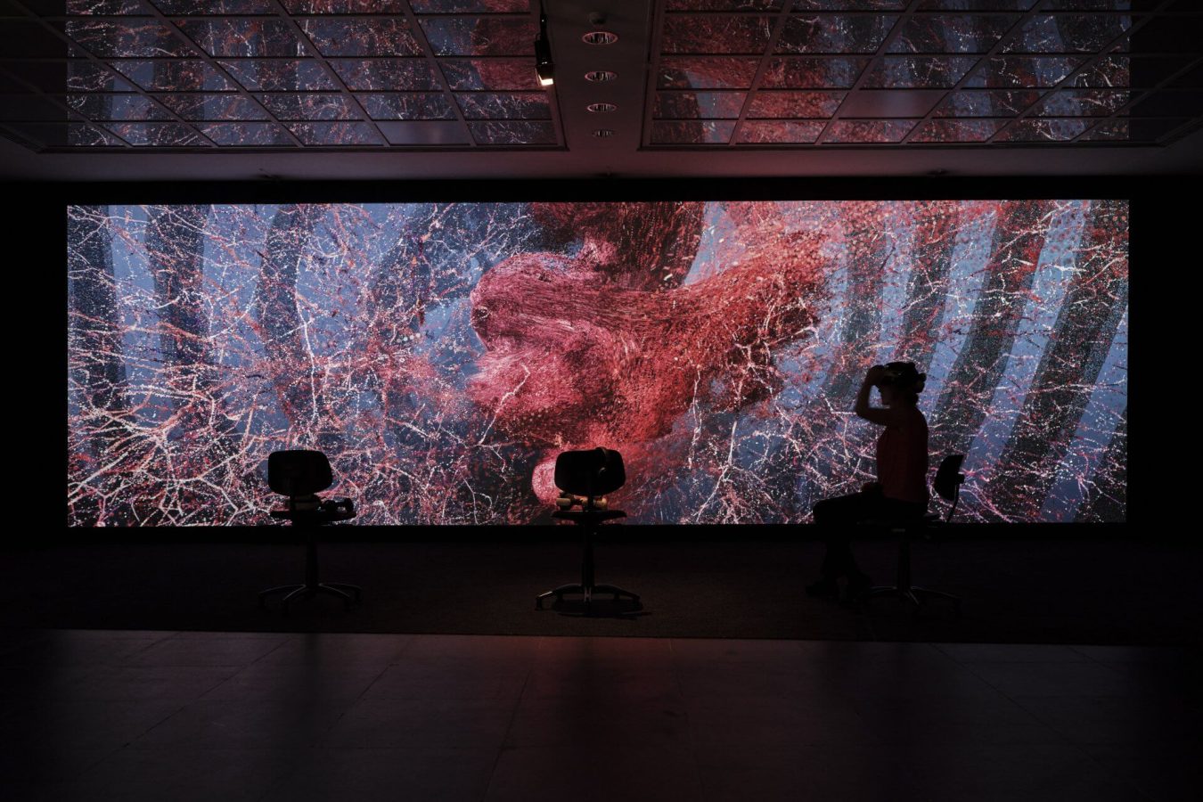 Evolver: The Journey of Breath, installation view, Frankfurter Kunstverein, 2025. Photo: Norbert Miguletz. © Frankfurter Kunstverein. Courtesy: Marshmallow Laser Feast.